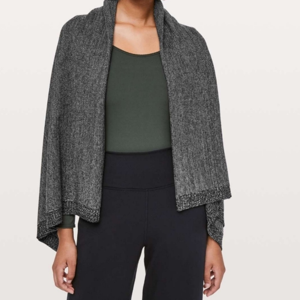 LULULEMON | Divinity Scarf - Picture 5 of 11
